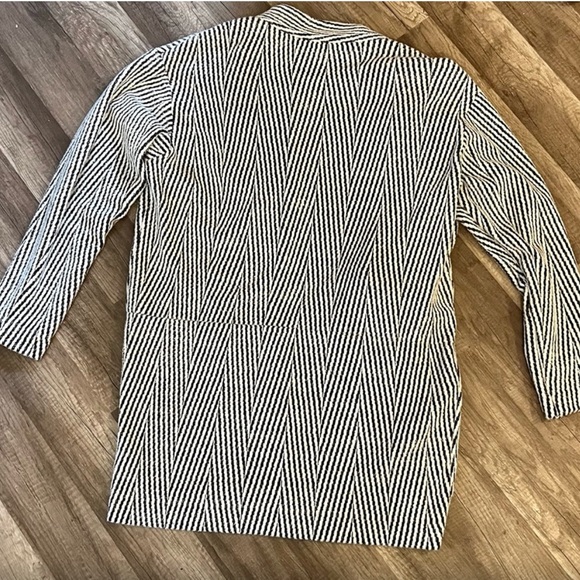 EUC • Striped Express Jacket 🖤🤍 - Picture 2 of 4